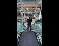 Girl loses boyfriend in mall and films him