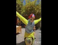 Guy stubs toe then does handstand