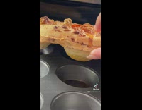 Collab BitchMP - Pizza baked on muffin pan 